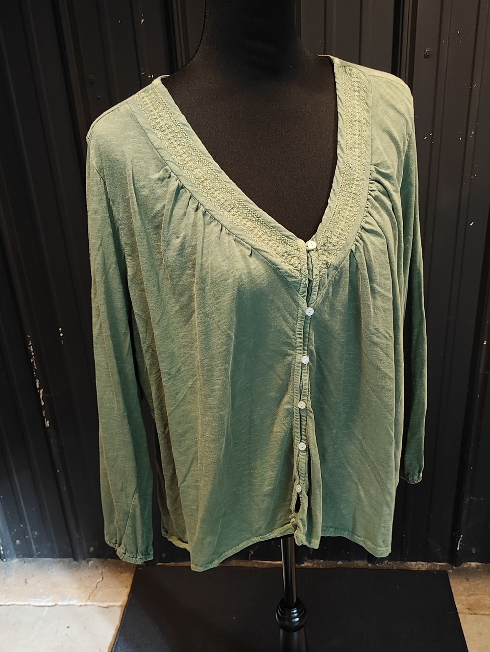 Lucky Brand Sage Green Button-Front V-Neck Blouse